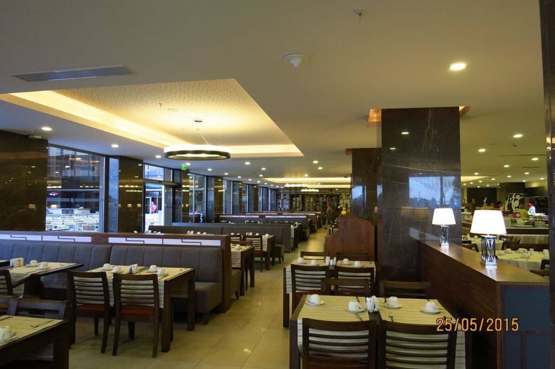 Restaurant Petrus Ramada Resort Kusadasi & Golf