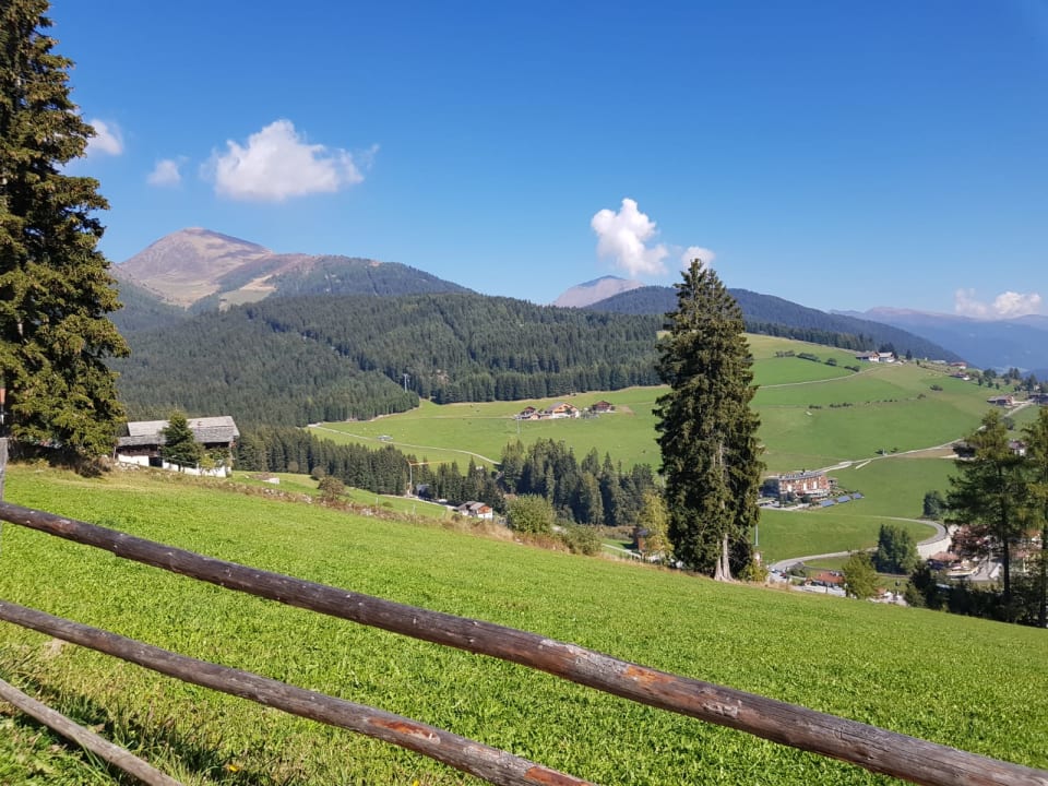 Ausblick SONNENBERG | Panorama Dolomites Wellbeing