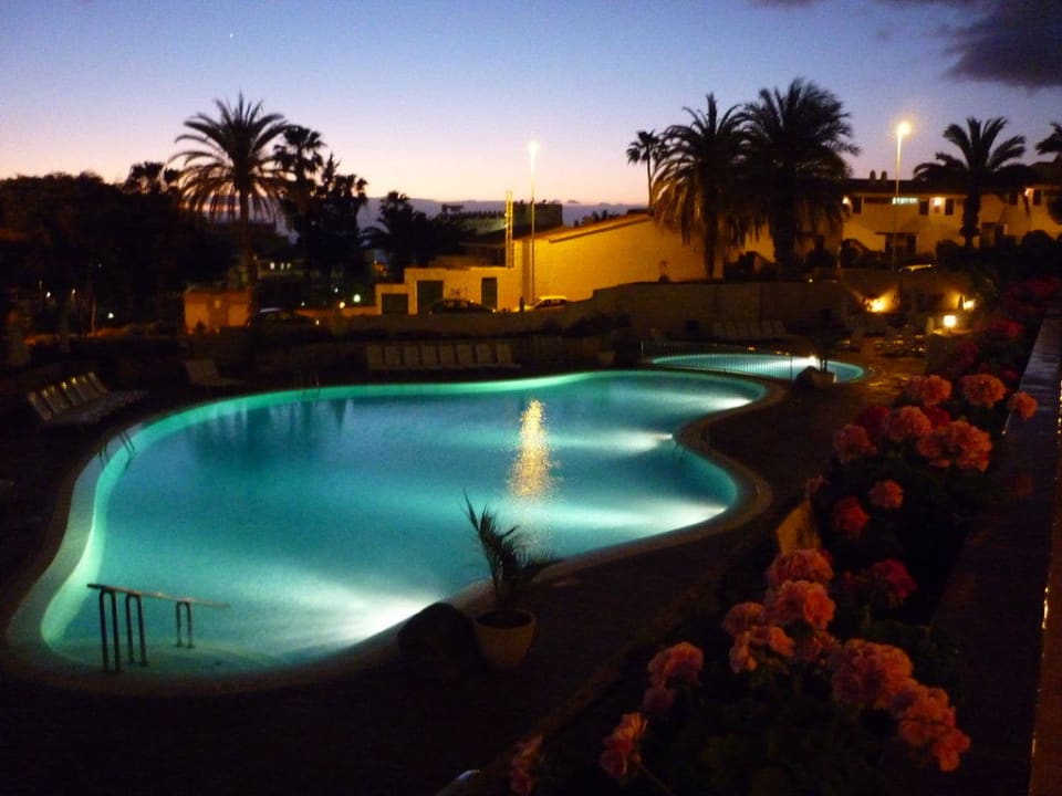 Pool bei Nacht Ole Tropical Tenerife