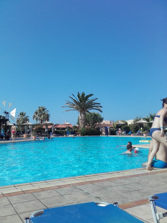 Pool Anissa Beach & Village