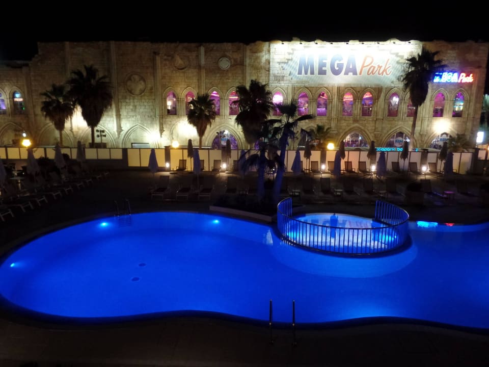 Pool und Mega-Park (Nacht) Universal Hotel Neptuno - Adults Only