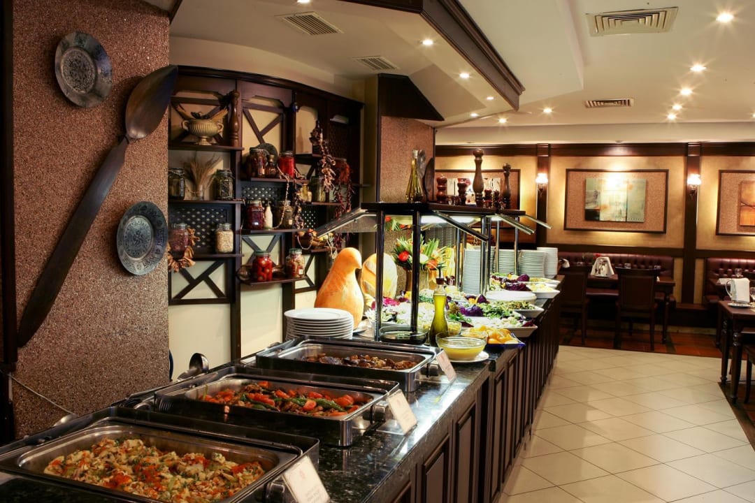Buffet breakfast and lunch Hotel Karaca