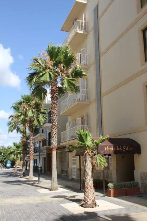 Eingang zur Rezeption Hotel Club S'Illot