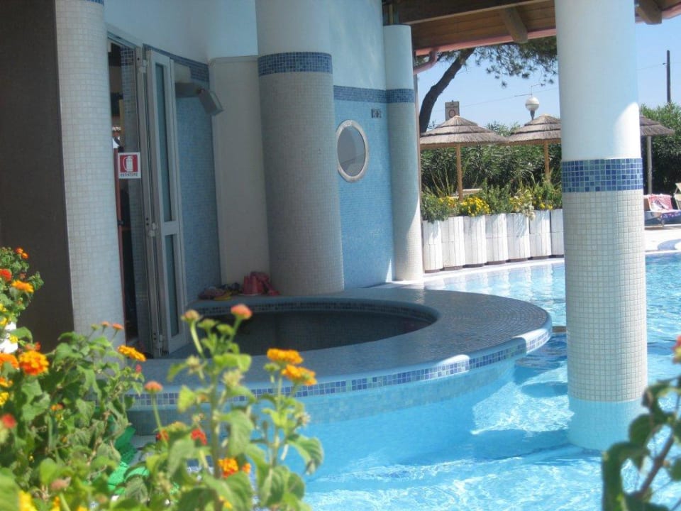 Poolbar Aparthotel Ashanti