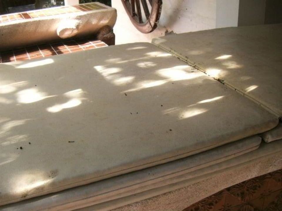 Liegen am Pool Hotel Tropica Bungalow