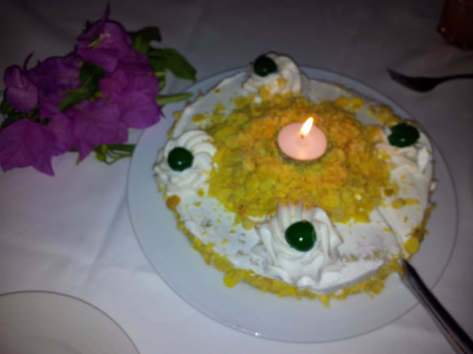 Geburtagstorte mit Blumendeko Stella Garden Resort & Spa, Makadi Bay