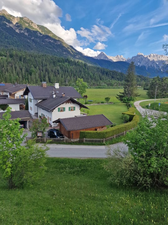 Ausblick Ferienwohnungen Alpenblick Tilly