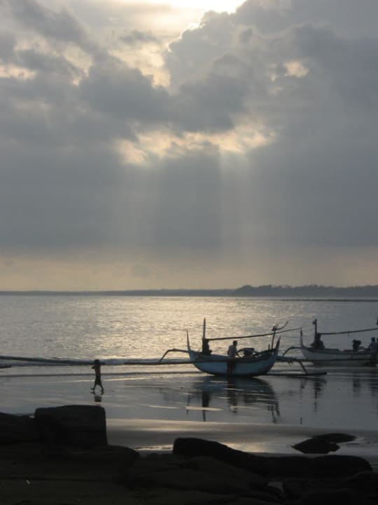 Strand gegen Abend Puri Dajuma Beach Eco-Resort & Spa