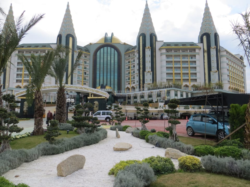 Blick von der Straße Hotel Delphin Imperial