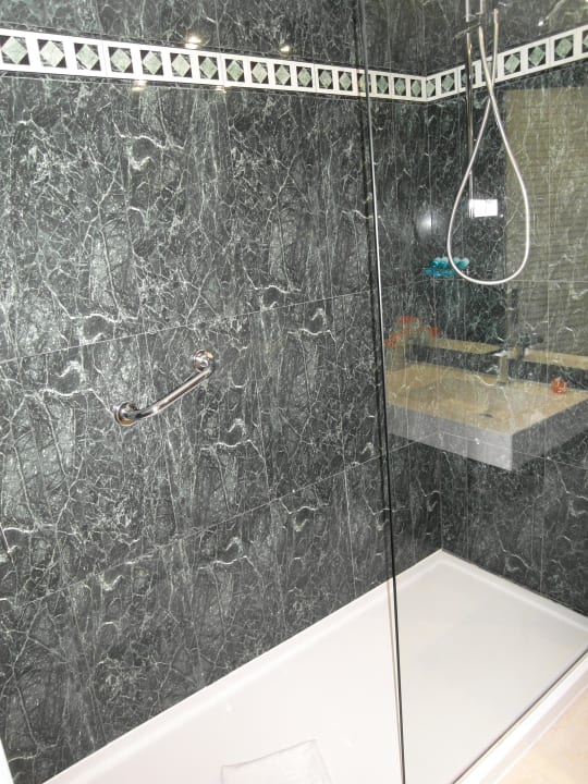 Große Dusche, fast bodeneben. Gran Canaria Princess