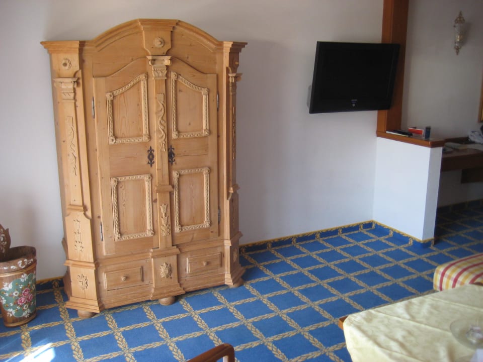 Minibar und LCD-Fernseher Wellnesshotel Zechmeisterlehen