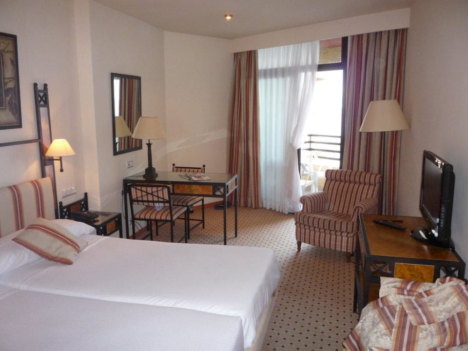 Großzügig eingerichtetes Zimmer Meliá Costa del Sol
