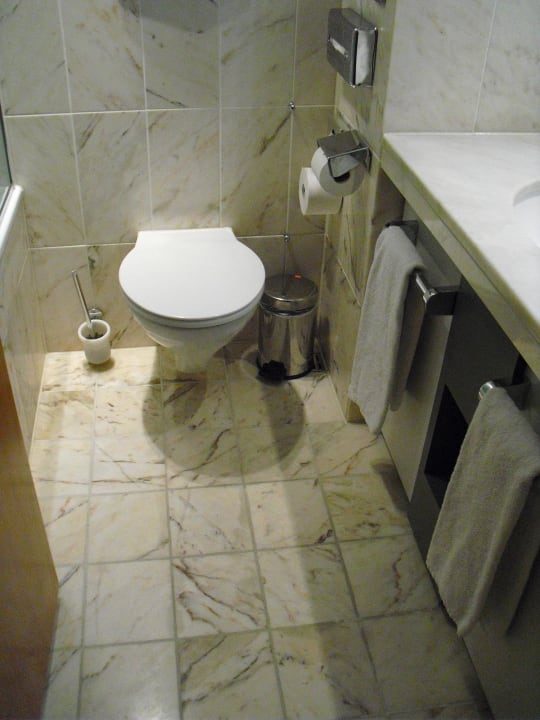 Badezimmer Crowne Plaza Düsseldorf-Neuss