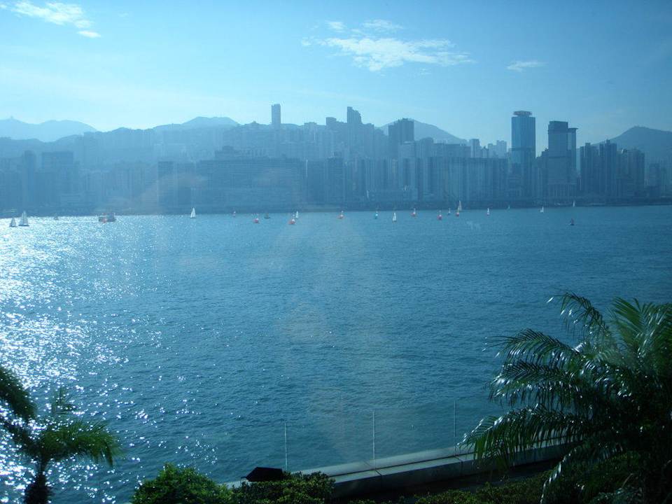 Ausblick auf unserem Zimmer Harbour Grand Kowloon