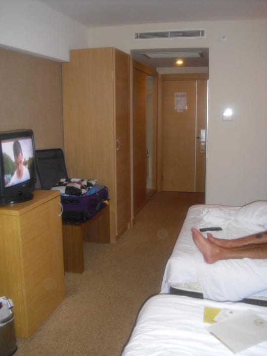 Ekelteppich und abgenutzte Möbel ohne Stauraum Sunis Kumköy Beach Resort Hotel & Spa