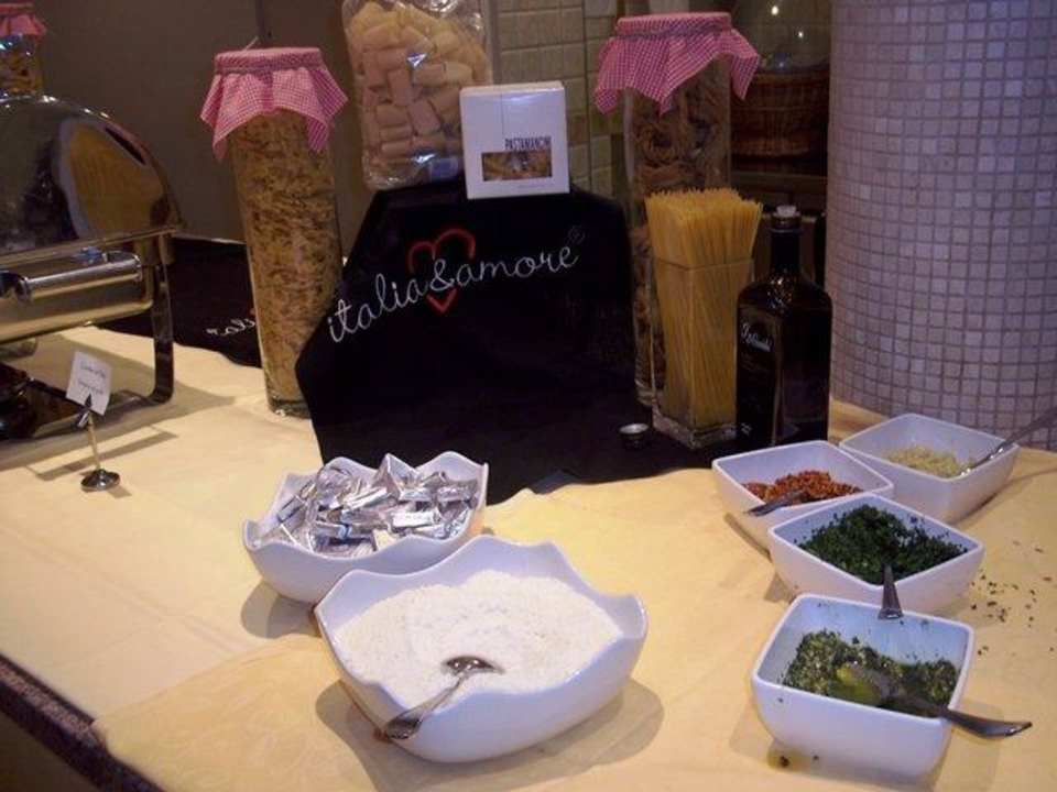 Neu - jetzt mit Pasta in der Showküche am Mittag Alphotel Tyrol
