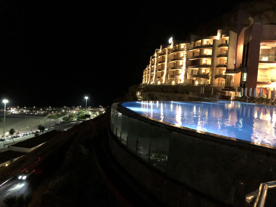Pool und Gebäude 2 Gloria Palace Royal Hotel & Spa