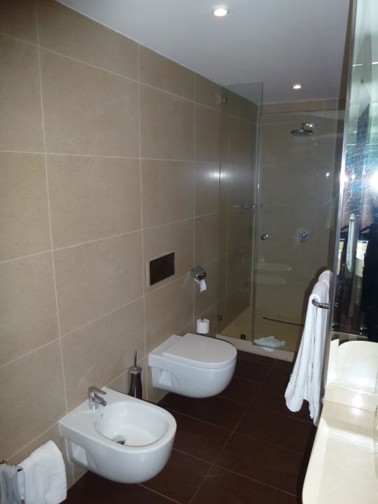 Badezimmer mit Dusche Bull Astoria