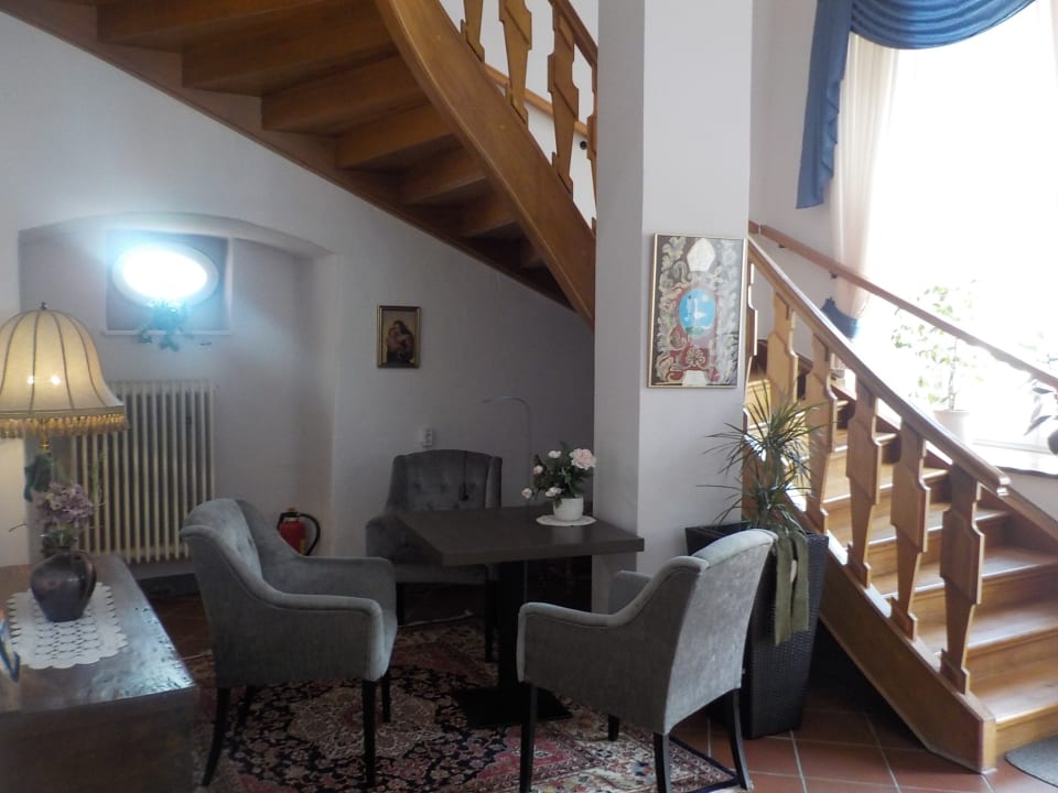 Lobby Hotel Burg Bollendorf