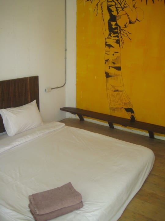 Yellow Room Gu's Bay Resort