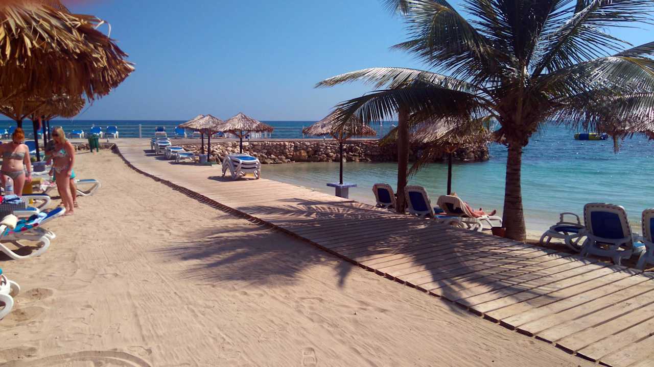 Eine andere Badebucht Grand Muthu Club Caribbean Runaway Bay