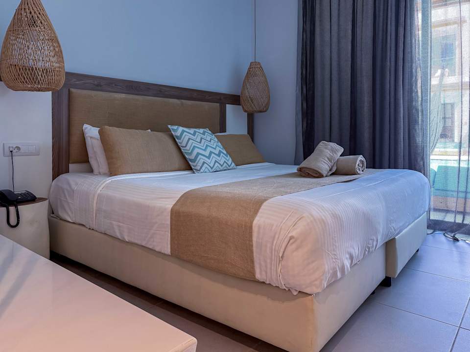 Zimmer Paralos Lifestyle Beach