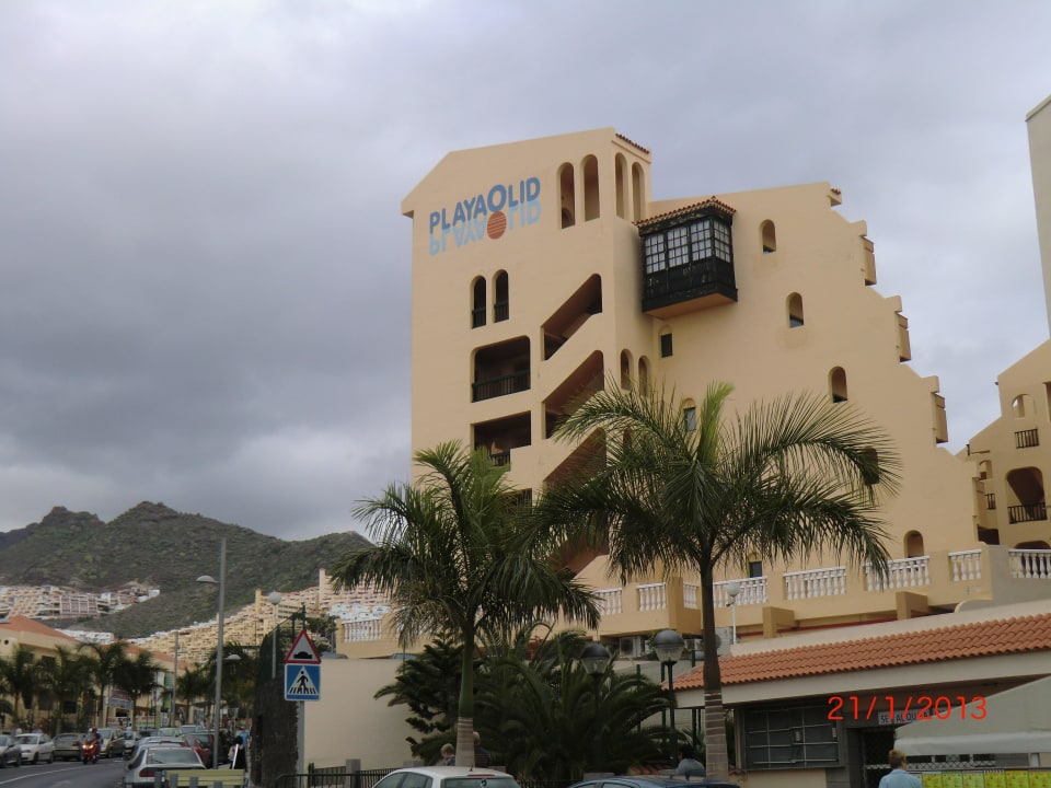 Bild von der Straßenseite Playa Olid Suites & Apartments