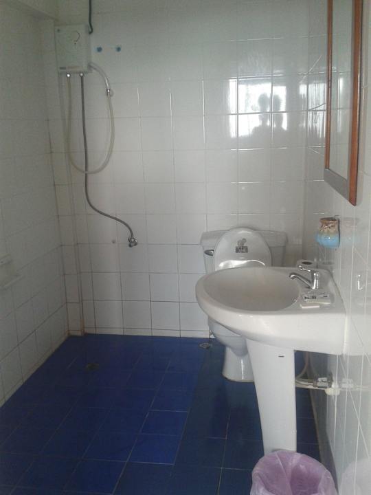 Dreckiges Bad Hotel Laemya Inn