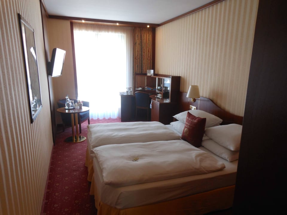 Das enge Komfortzimmer Best Western Premier Grand Hotel Russischer Hof