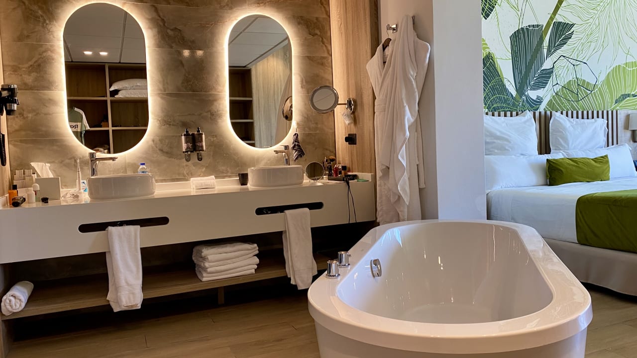 Zimmer Serenade All Suites - Adults Only Resort