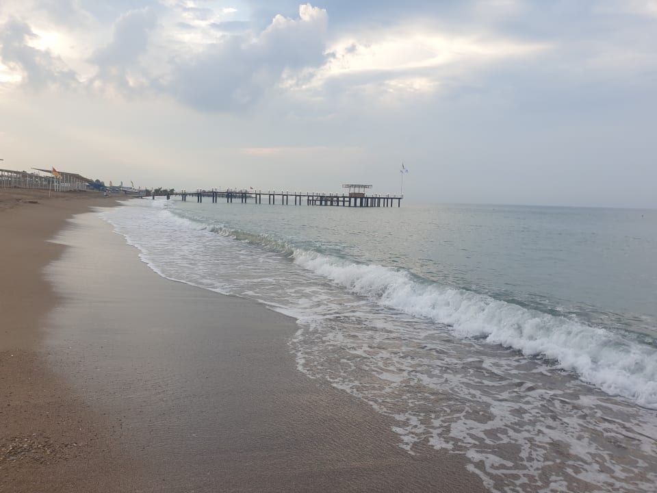 Strand Royal Wings Hotel