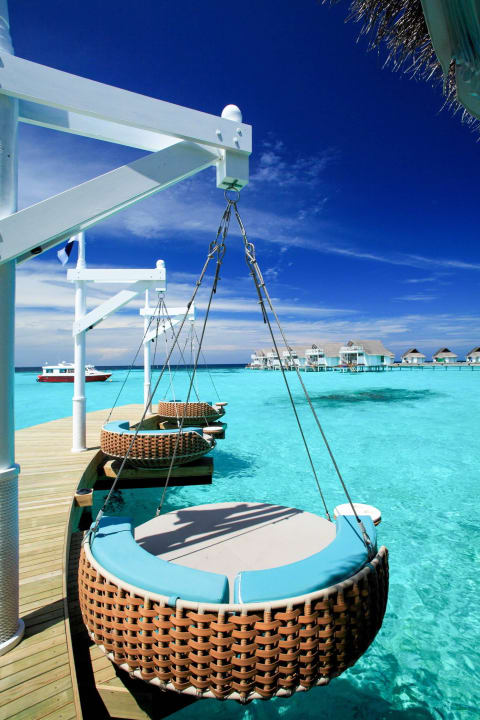 Aqua Bar Machchafushi Island Resort & Spa Maldives, The Centara Collection