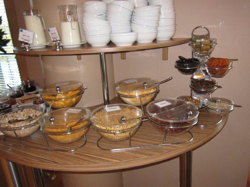 Marmelade, Müsli und Trockenfrüchte am Büffet Hotel Novotel Vilnius