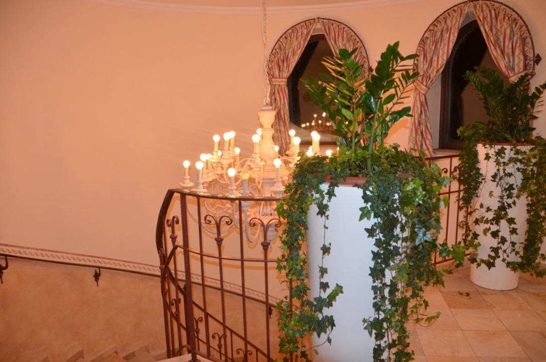 Zugang zum Wellness Panorama Hotel Almhof