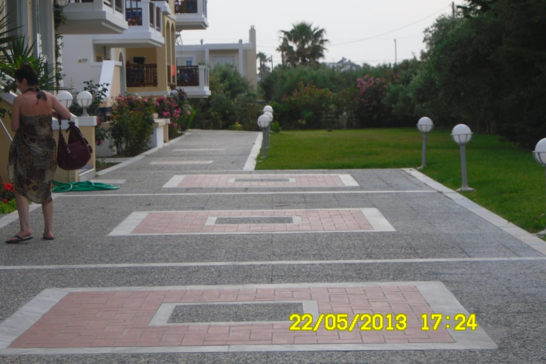 Der Weg zu den Bungalows Hotel Aegean Houses