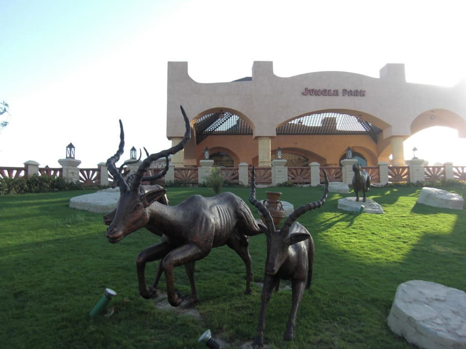 Eingang/Auffahrt zur Lobby Pickalbatros Jungle Aqua Park Resort - Neverland Hurghada