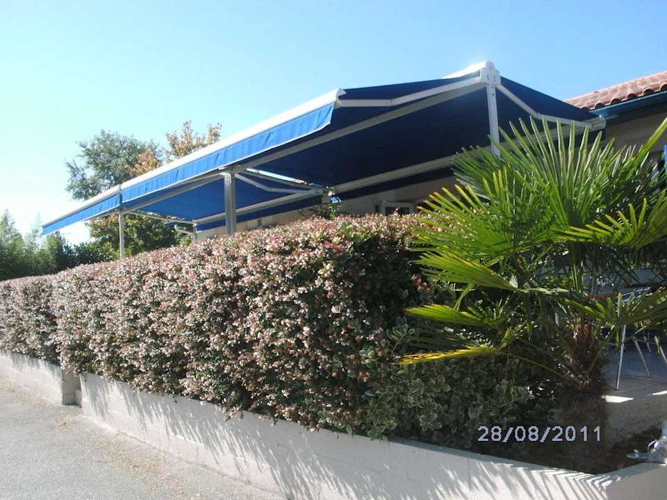 Terrasse de l'hotel Hotel Kyriad Bordeaux Lormont