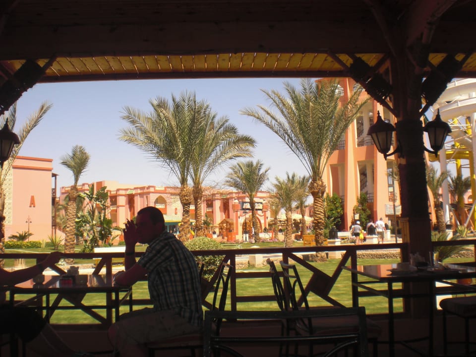 Terrasse vom Crocodile Restaurant Pickalbatros Aqua Park Resort - Hurghada