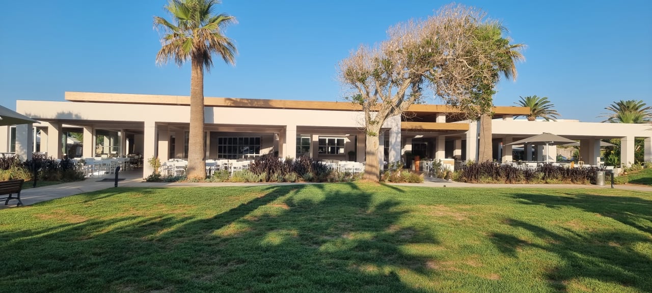 Gastro Anissa Beach & Village