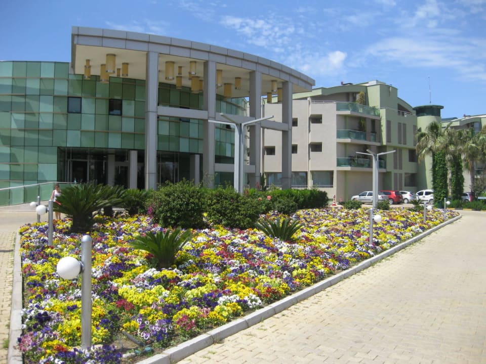 Hoteleingang VONRESORT Golden Coast