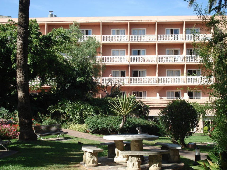 Garten mit Teichanlage Hotel Best Siroco