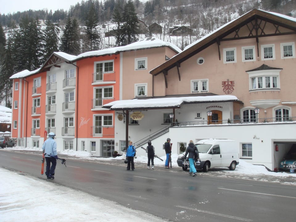 Hotel von außen Posthotel Strengen am Arlberg