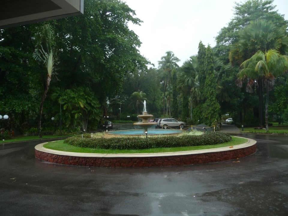 Hotelzufahrt Berjaya Beau Vallon Bay Resort & Casino