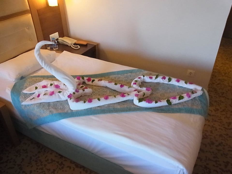 Schöne Deko Saturn Palace Resort Hotel