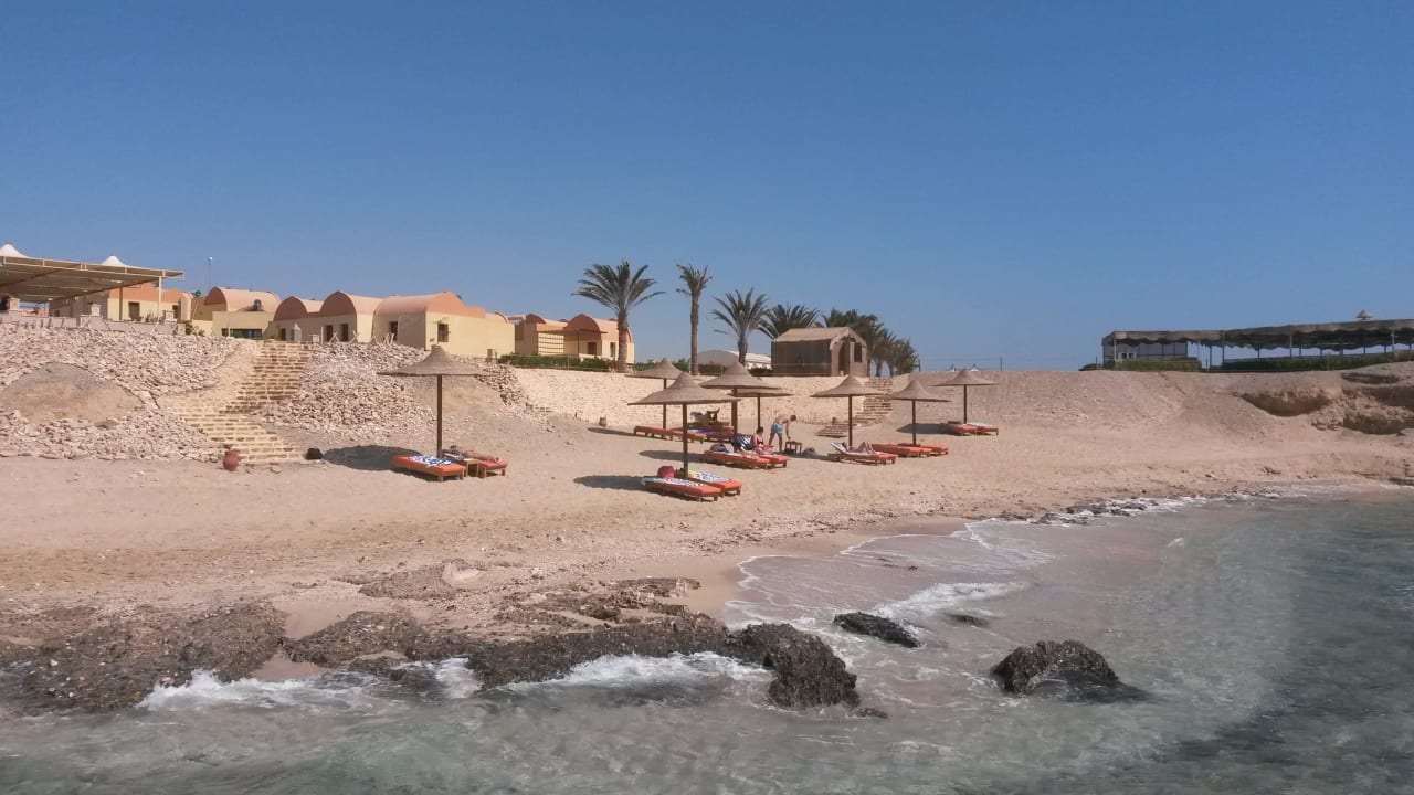 Blick vom Steg aus  :-) Rohanou Beach Resort