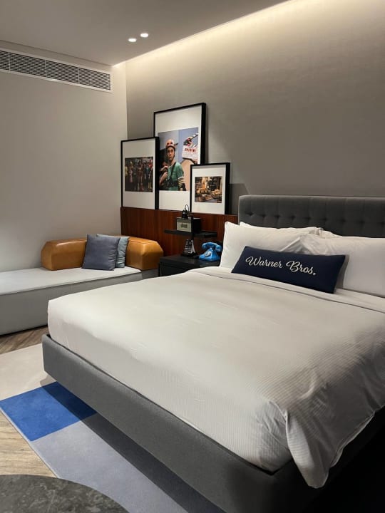 Zimmer The WB Abu Dhabi, Curio Collection By Hilton