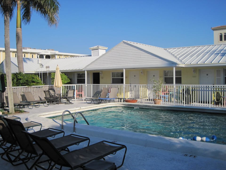 Schöner Pool Hotel Lemon Tree Inn
