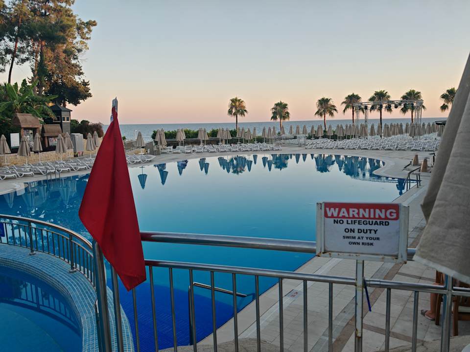 Pool Club Melas Privé