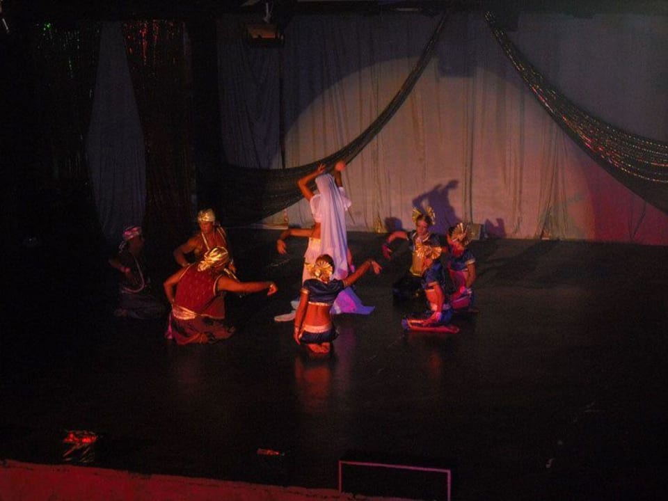 Дэнс шоу Fortezza Beach Resort