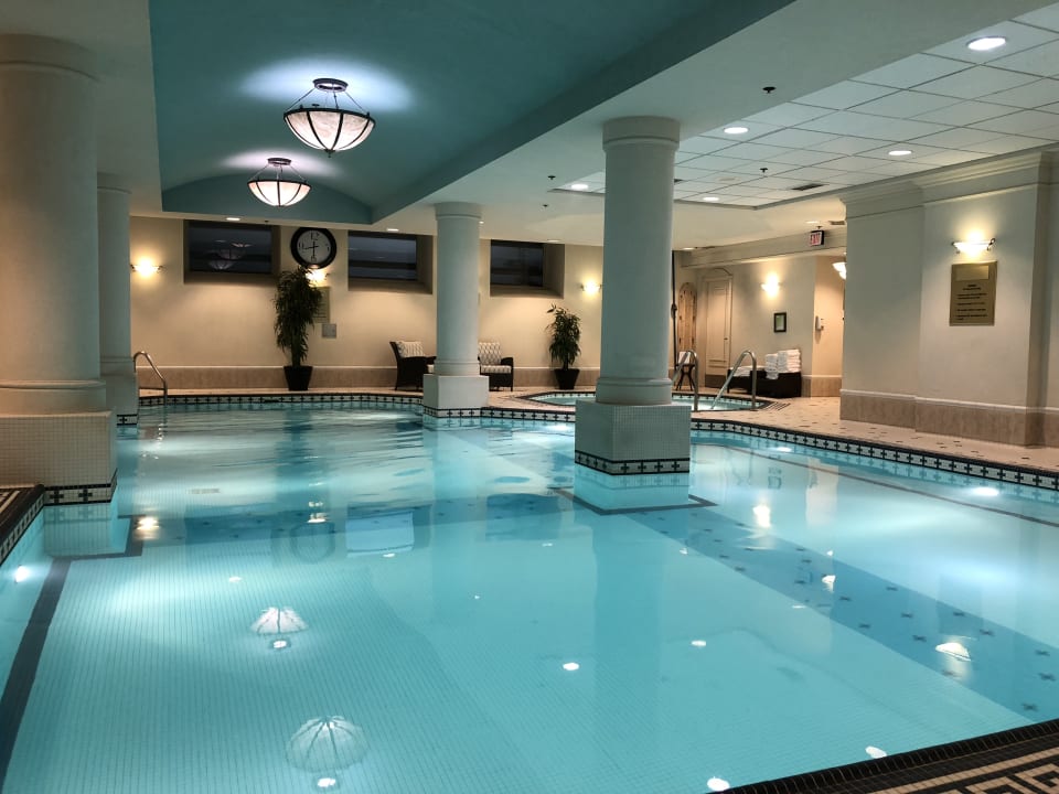 Pool Hotel The Fairmont Palliser